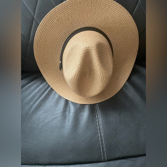 Wheat colored fedora, with chocolate brown accents.never worn. - Picture 2 of 3